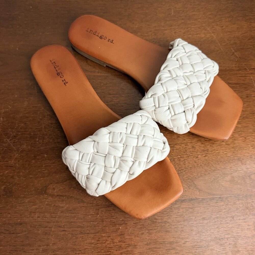 Indigo Road IR Francine White Weaved Sandals Women Sz 8.5 M Slides